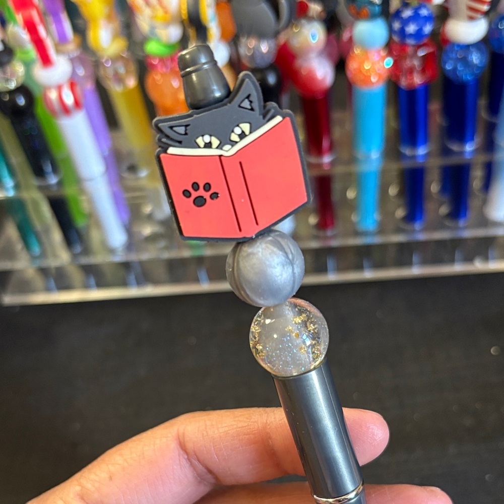 Cat Book Pen Topper — Gray Cat with Red Book